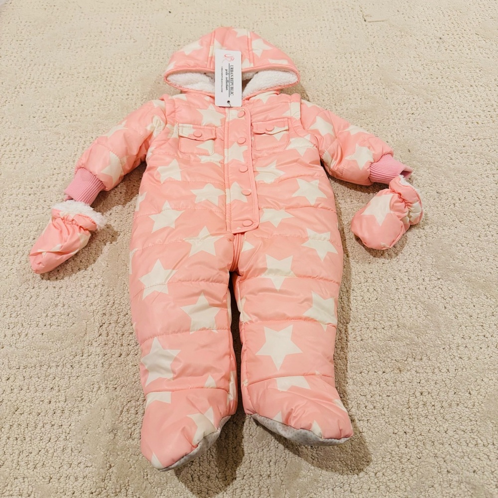 Urban Republic Pink &white Baby Girl Quilted Snow Suit w Pull on Mittens Sze 3m